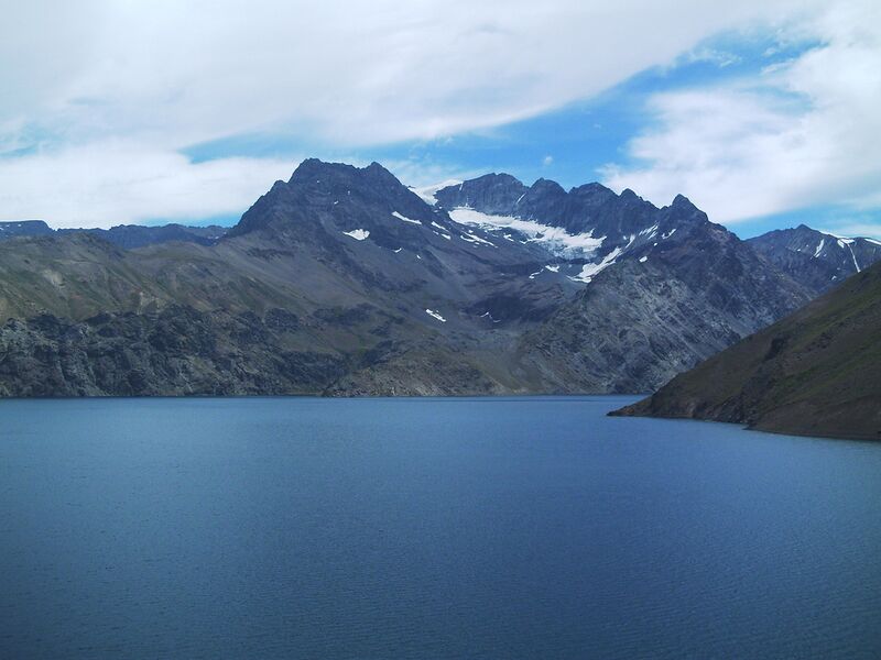 Файл:Laguna Negra, Chile.jpg