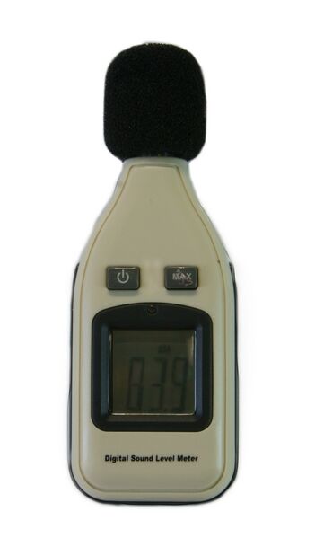 Файл:Decibelímetro 21102011 REFON 2.JPG