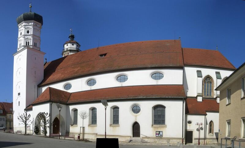 Файл:Stadtkirche in Giengen.jpg
