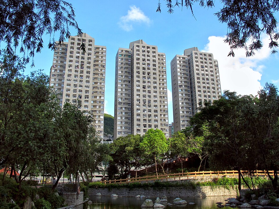 Файл:Yee Chui Court 2010.jpg