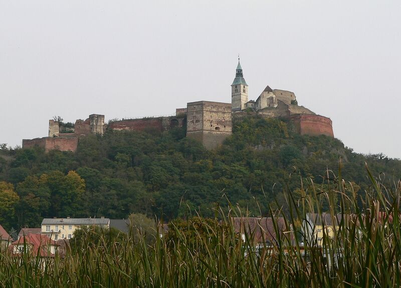 Файл:Ruine der Festung Güssing.jpg