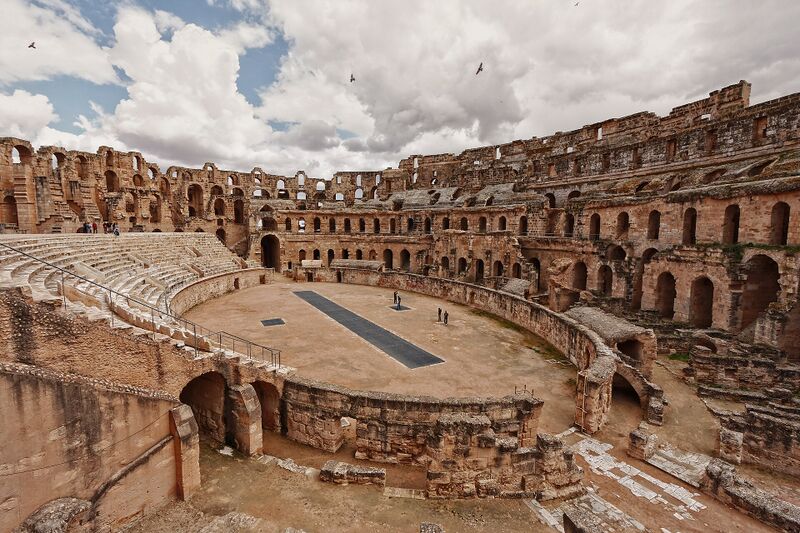 Файл:Amphitheater at El Djem.jpg