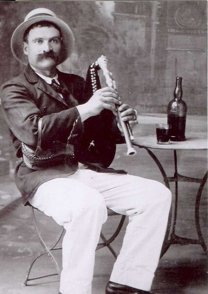 Файл:Cabrette Rascalou.jpg