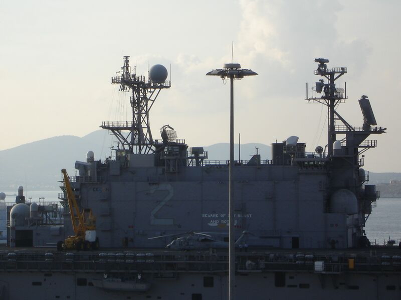 Файл:Helcarrier2.JPG