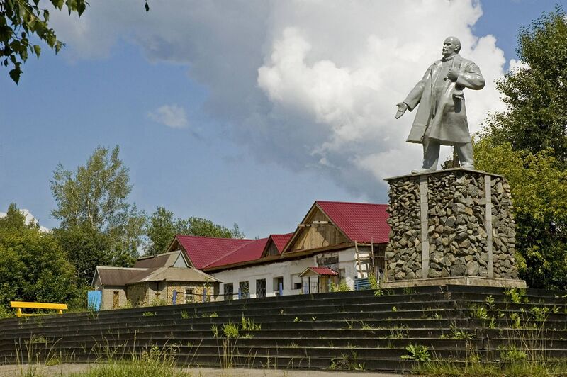 Файл:Lenin monument Chusovoy.jpg
