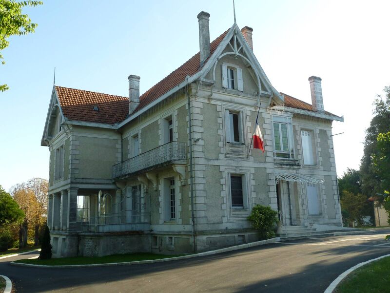 Файл:Stseverin mairie.JPG