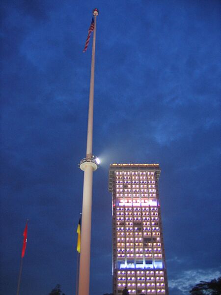 Файл:Merdeka Square Flagpole.jpg