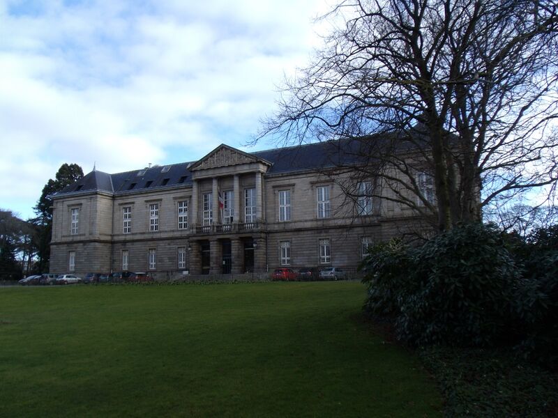 Файл:Tribunal de St-Brieuc.JPG