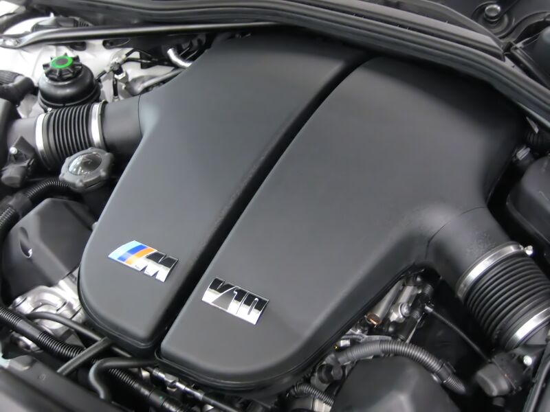 Файл:BMW S85B50 Engine.JPG