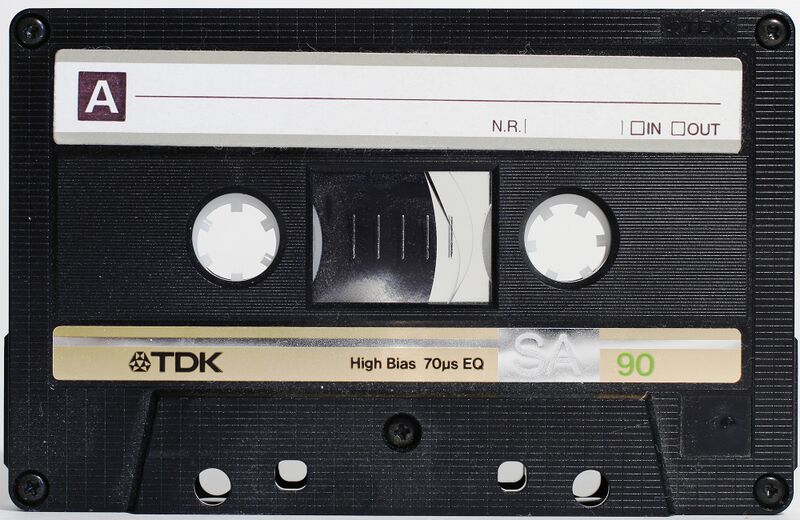 Файл:Compactcassette.jpg
