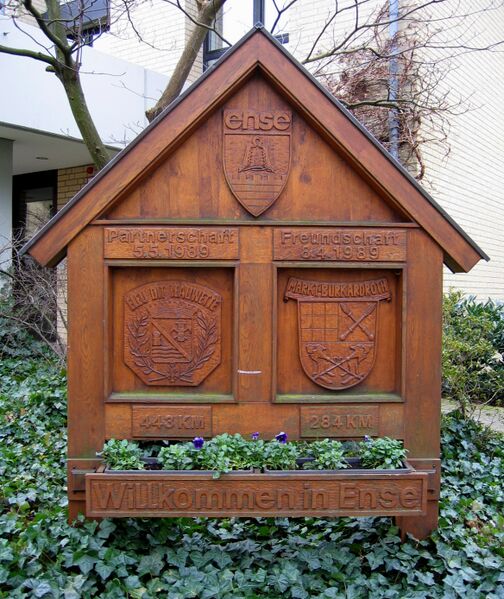 Файл:Bremen Ense-Rathaus3-Bubo.JPG