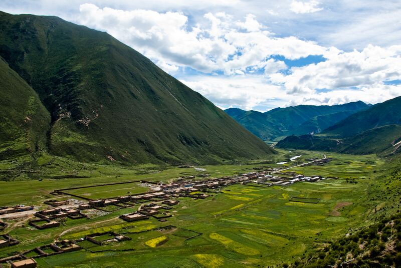 Файл:Drigung monastery3.jpg