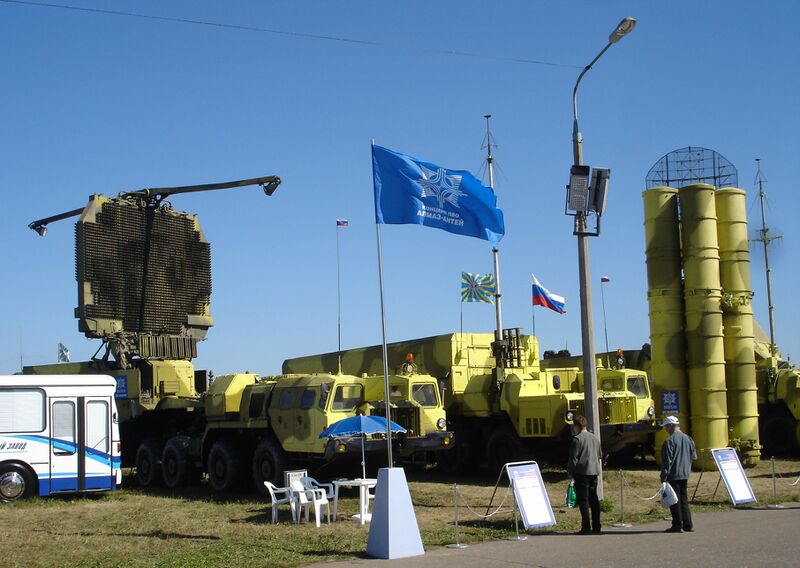 Файл:S-300PMU2 complex.jpg