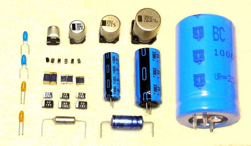 Файл:Electrolytic capacitors-P1090328.JPG