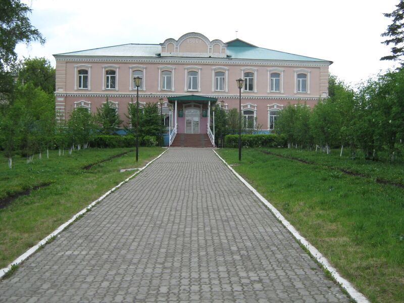 Файл:Beloretsk gymnasium.JPG
