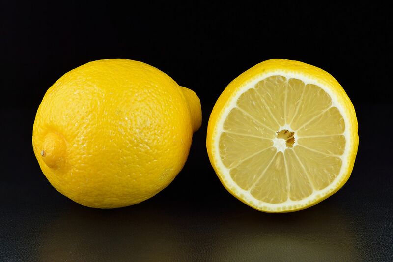 Файл:Lemon - whole and split.jpg