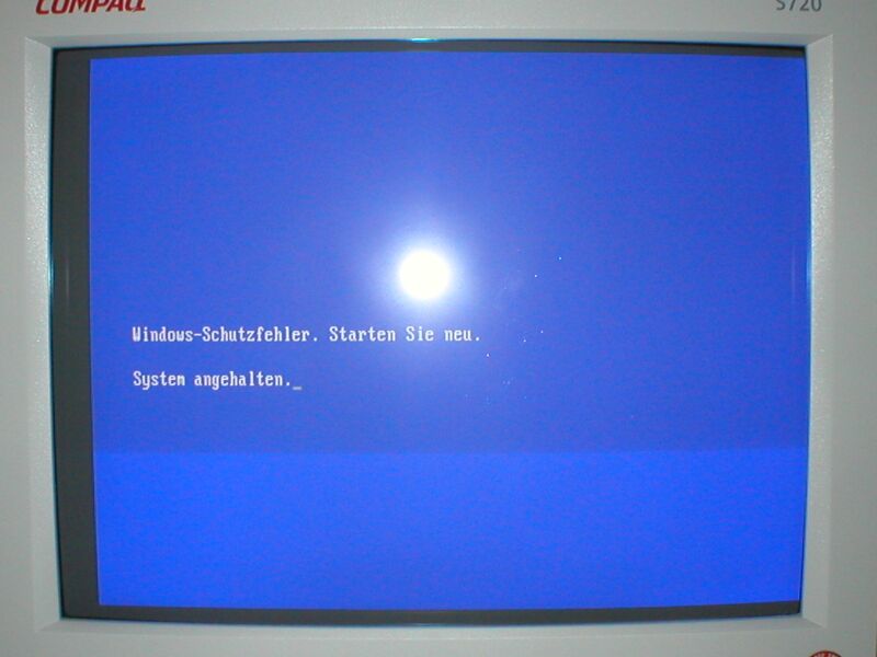 Файл:Microsoft Windows ME Schutzfehler.jpg