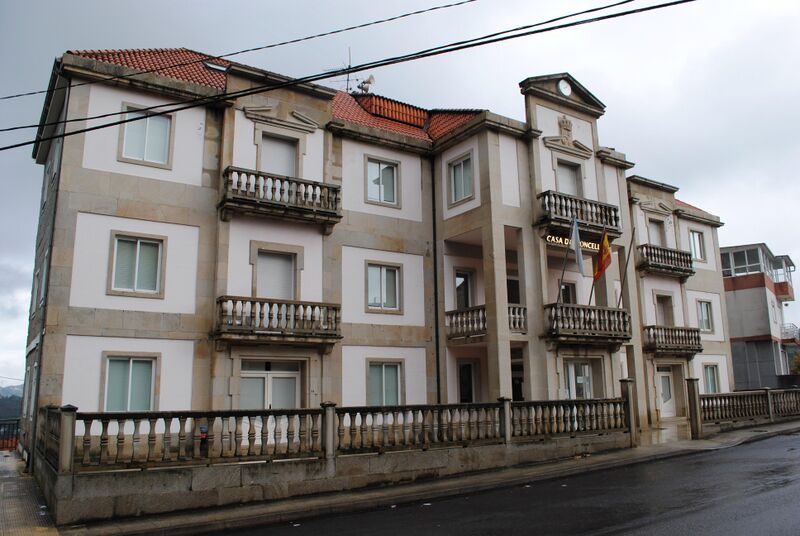 Файл:Casa do Concello de Barbadás.JPG