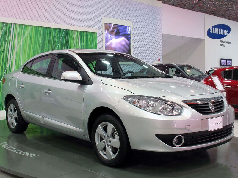 Файл:Renault Fluence 2.0 Privilege 2011.jpg