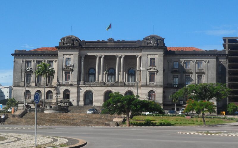 Файл:Conselho Municipal de Maputo frente.jpg