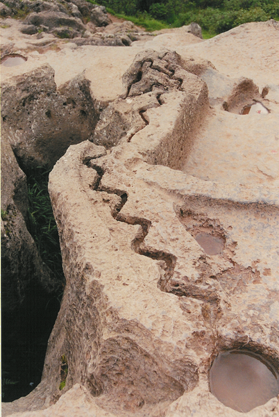 Файл:Qenko Archaeological site - snake.png