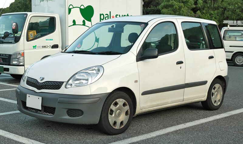 Файл:Toyota Fun Cargo 001.JPG