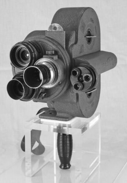 Файл:Bell & Howell Eyemo camera.jpg