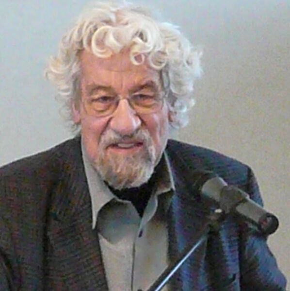 Файл:Hans-Peter Duerr.jpg