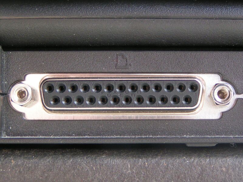 Файл:Parallel computer printer port.jpg
