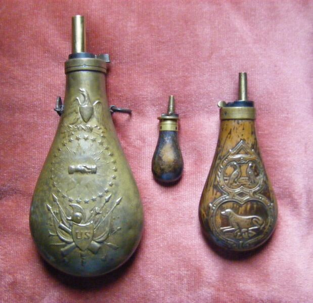 Файл:Powder flasks 2.jpg