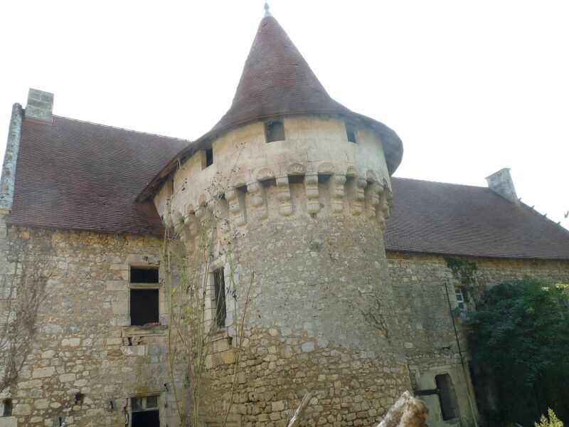 Файл:Pranzac castle1.JPG