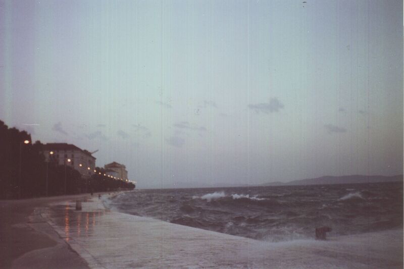 Файл:Siroccowind (Zadar).JPG