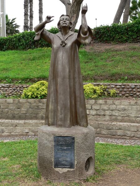 Файл:Chabuca Granda monumento.JPG