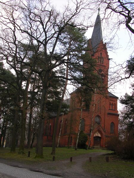 Файл:Kirche in Uchtspringe.JPG