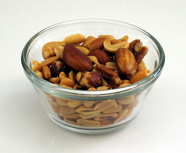 Файл:Mixed nuts small white2.jpg