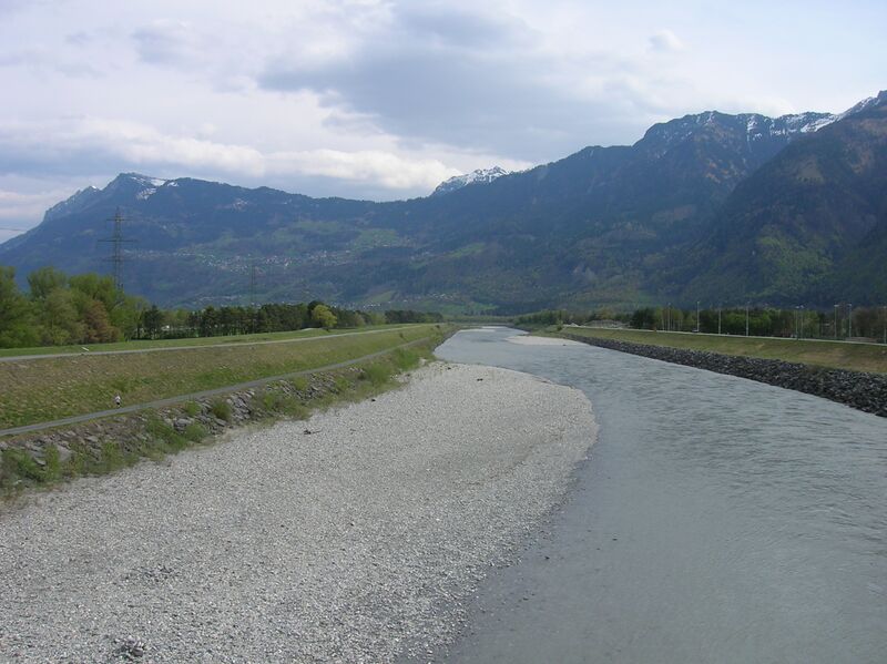 Файл:Rhein Balzers-Trübbach.JPG