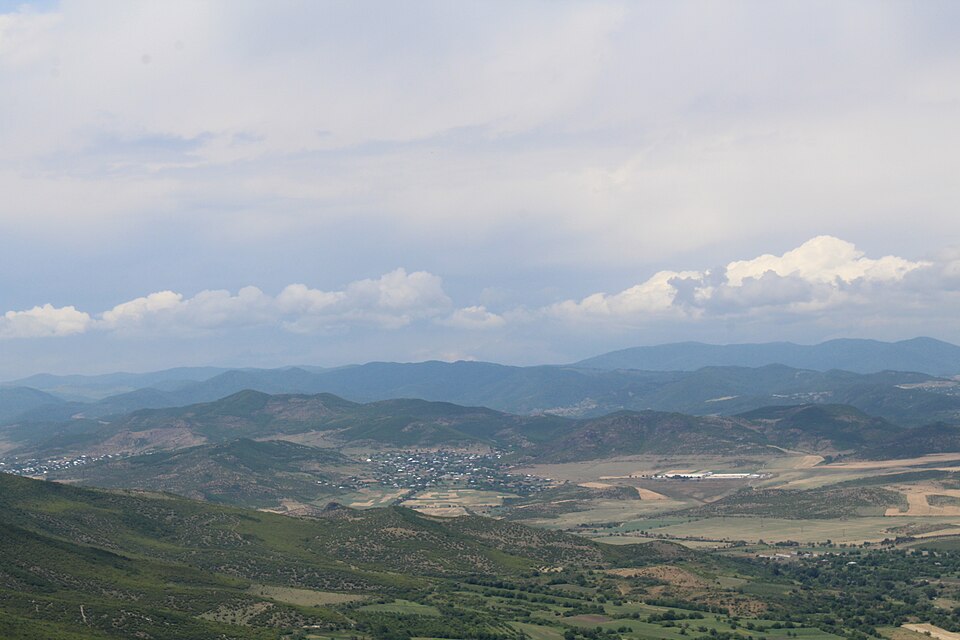 Файл:Village Akaurta.jpg