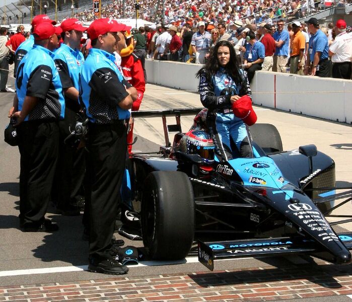 Файл:Danica after qualifying.JPG