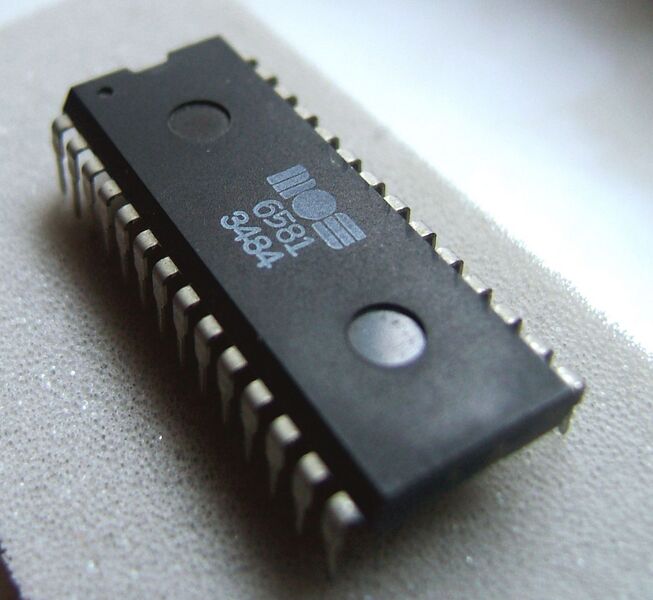 Файл:MOS 6581.jpg