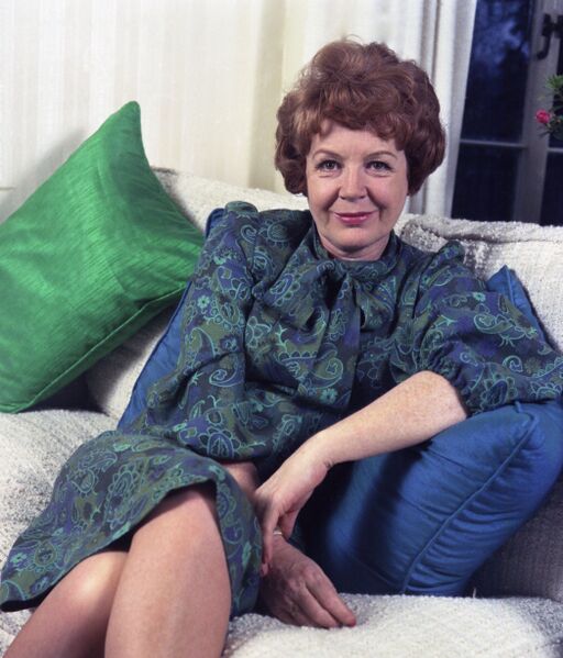 Файл:Phyllis Calvert.jpg