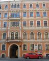 Сапёрный пер., 13 (арх. П.&nbsp;П. Дейнека) с мемориальной доской М.&nbsp;И. Хилкову.