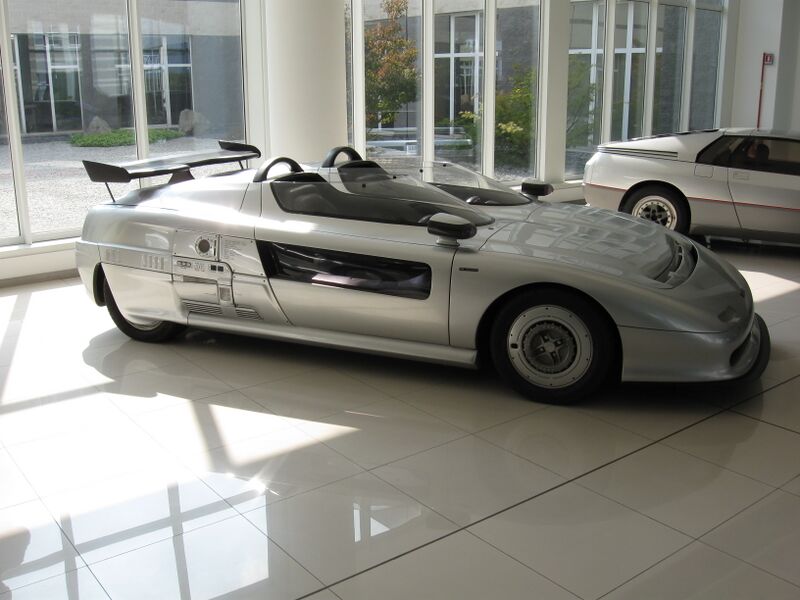 Файл:Audi Aztec Italdesign.jpg