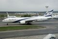 Boeing 777-200 авиакомпании El Al в аэропорту Домодедово