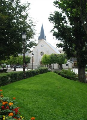 Église Saint Saturnin Antony.jpg