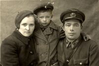 А. Ф. Исупов с женой и сыном