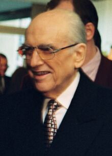 Андреас Папандреу в 1994 году
