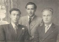 А.И. Березин (в центре) – первый секретарь Саранского горкома ВЛКСМ. 1954 г.