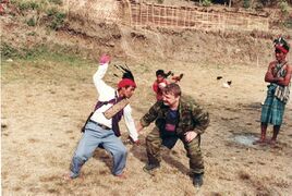 Базлов. Ножевой бой народа Чин. Мьянма. 2003.jpg