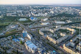 Вид на Белгород с аэростата. Частные дома в левой части фотографии — Супруновка.