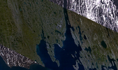 Белушья Губа и Рогачёво на полуострове Гусиная Земля на берегах бухты Белушья Губа. Снимок со спутника